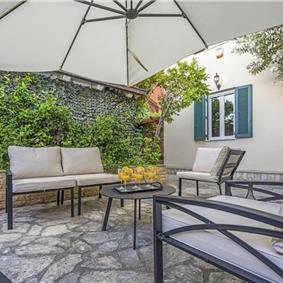 4-5 bedroom villa with Split City and Sea Views sleeps 8-10